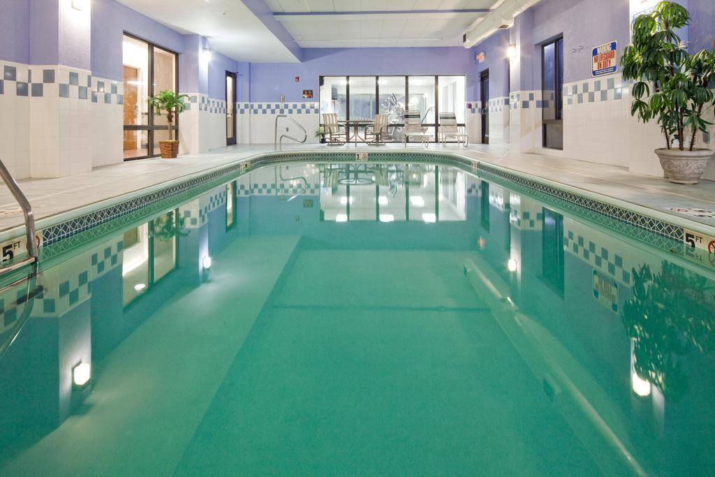 Holiday Inn Express Cincinnati-Lawrenceburg Εξωτερικό φωτογραφία